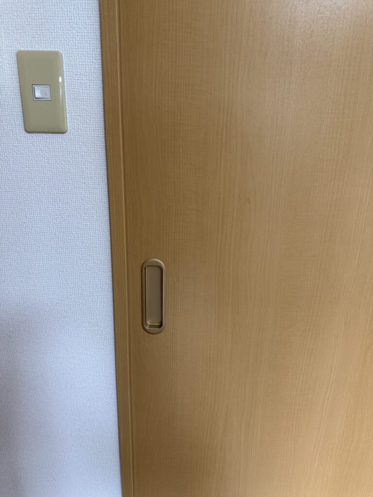 ドア表面シール剥がれ補修後